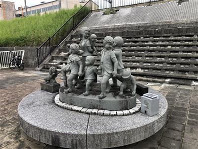 靴が鳴る
