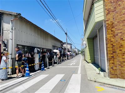 山越うどん、行列