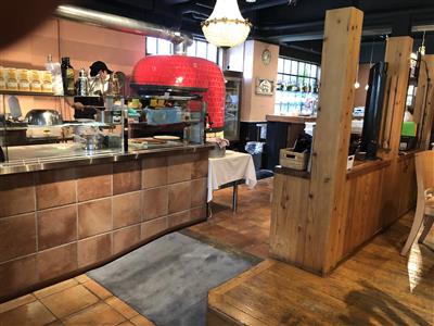 店内ピザ釜