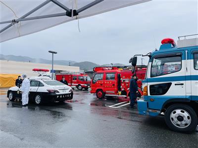 働く車