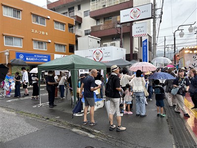 店舗前